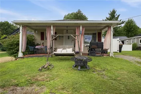 1828 Grandview Rd, Lake Milton, OH 44429