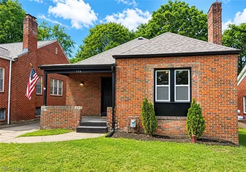 154 Roslyn Dr, Youngstown, OH 44505