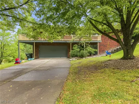 3168 Country Club Dr, Medina, OH 44256