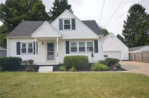530 Roosevelt Ave, Cuyahoga Falls, OH 44221