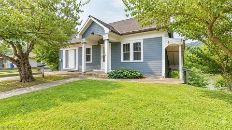8779 N State Route 60 NW, Mcconnelsville, OH 43756