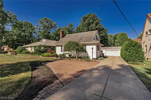 1016 Lander Rd, Highland Heights, OH 44143