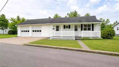 40 Sunset Dr, Mcconnelsville, OH 43756