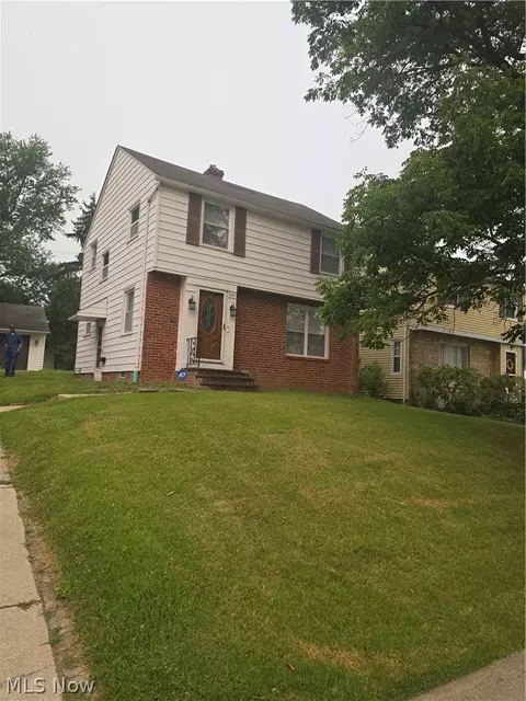 1830 Beverly Hills Dr, Euclid, OH 44117