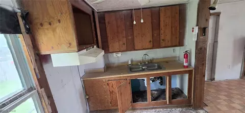 Entry Way - 517 Dewitt St, Lorain, OH 44055 photo 1 of 6