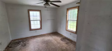 Bedroom - 517 Dewitt St, Lorain, OH 44055 photo 5 of 7