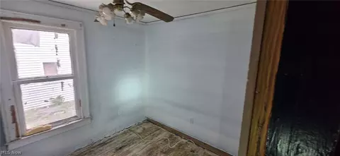 Bedroom - 517 Dewitt St, Lorain, OH 44055 photo 3 of 7