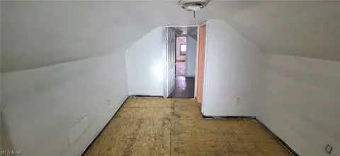 Entry Way - 517 Dewitt St, Lorain, OH 44055 photo 5 of 6