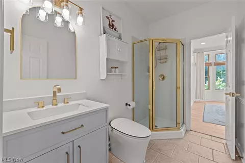 Bath - 37462 Tidewater Dr, Solon, OH 44139 photo 2 of 10