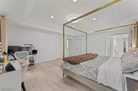 Bedroom - 37462 Tidewater Dr, Solon, OH 44139 photo 4 of 9