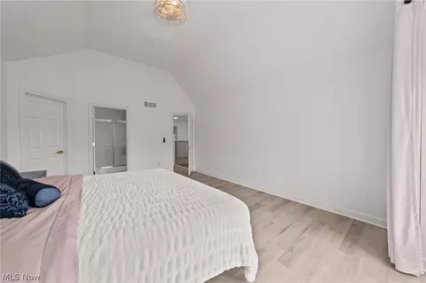 Bedroom - 37462 Tidewater Dr, Solon, OH 44139 photo 6 of 9