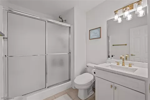 Bath - 37462 Tidewater Dr, Solon, OH 44139 photo 7 of 10