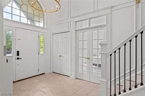 Entry Way - 37462 Tidewater Dr, Solon, OH 44139 photo 1 of 5