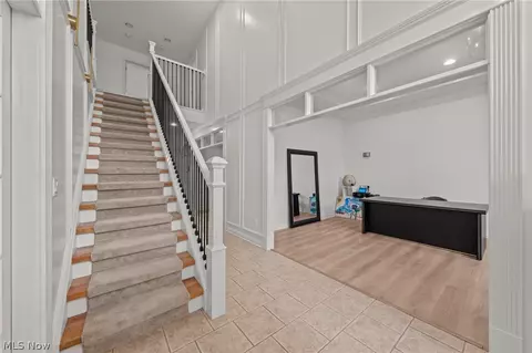 Entry Way - 37462 Tidewater Dr, Solon, OH 44139 photo 2 of 5