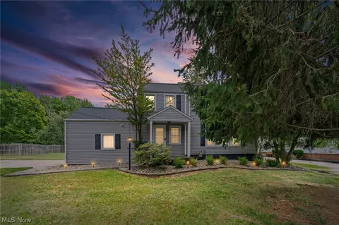 7471 Som Center Rd, Solon, OH 44139