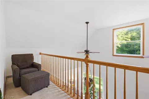 Entry Way - 1318 Daly Rd, Ashtabula, OH 44004 photo 4 of 6