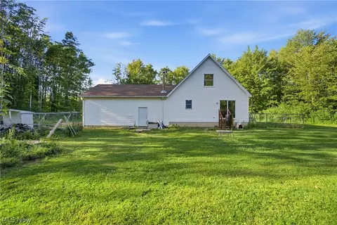 Exterior - 1318 Daly Rd, Ashtabula, OH 44004 photo 3 of 7