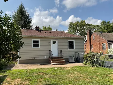 Exterior - 8359 Nowlen St, Mentor, OH 44060 photo 4 of 4