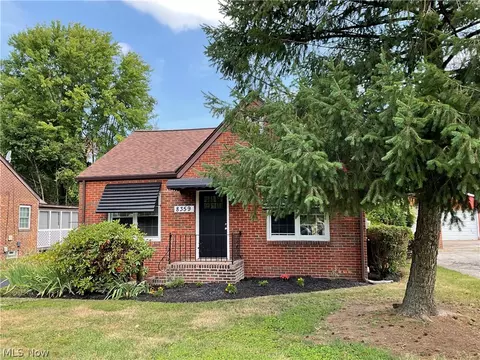 Exterior - 8359 Nowlen St, Mentor, OH 44060 photo 2 of 4