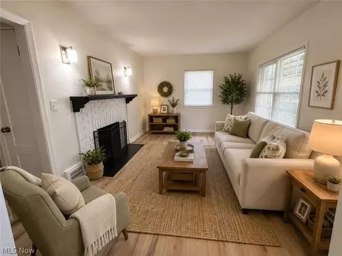Living - 8359 Nowlen St, Mentor, OH 44060 photo 1 of 3