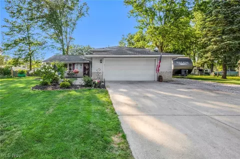 5872 Emerald St, North Ridgeville, OH 44039