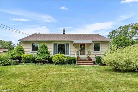 6676 Mackenzie, North Olmsted, OH 44070