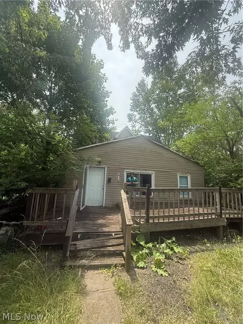 13316 Svec Ave, Cleveland, OH 44120