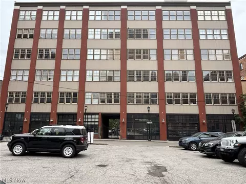 1260 W 4th St #401, Cleveland, OH 44113