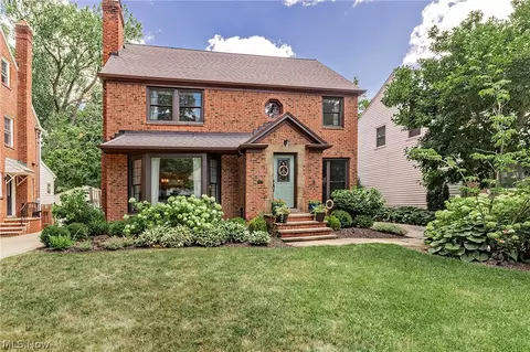 2359 Loyola Rd, University Heights, OH 44118