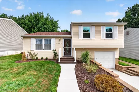 5009 Piccadilly St SW, Canton, OH 44706