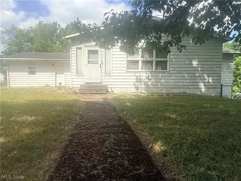 4636 E 143rd St, Garfield Heights, OH 44125