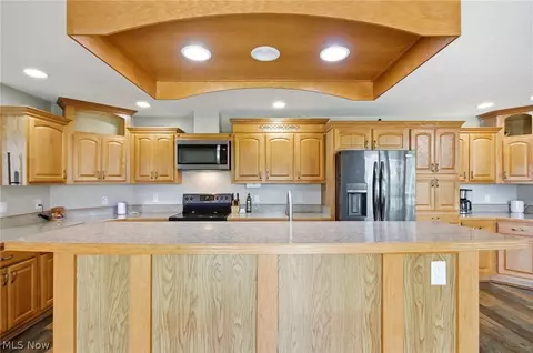 Kitchen - 40308 Whitney Rd, Lagrange, OH 44050 photo 2 of 4