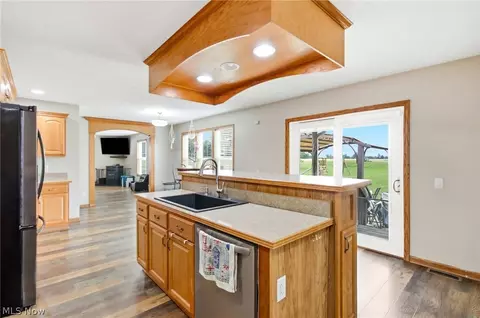 Kitchen - 40308 Whitney Rd, Lagrange, OH 44050 photo 4 of 4