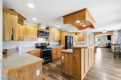 Kitchen - 40308 Whitney Rd, Lagrange, OH 44050 photo 1 of 4