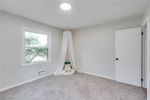 Bedroom - 705 E Catawba Ave, Akron, OH 44306 photo 2 of 5