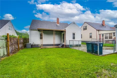 Exterior - 705 E Catawba Ave, Akron, OH 44306 photo 4 of 4