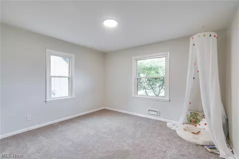 Bedroom - 705 E Catawba Ave, Akron, OH 44306 photo 1 of 5