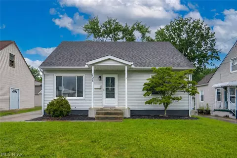 705 E Catawba Ave, Akron, OH 44306