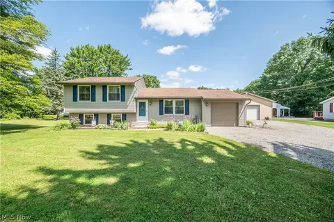 6142 Fairview Rd, Austintown, OH 44515