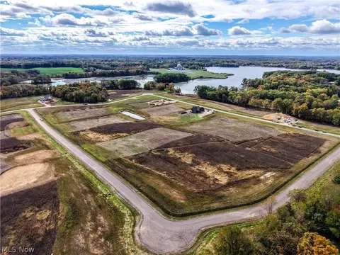 1073 Sunset Drive, Mogadore, OH 44260