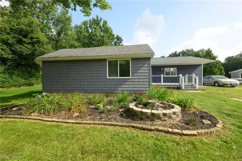 1743 Raber Rd, Uniontown, OH 44685
