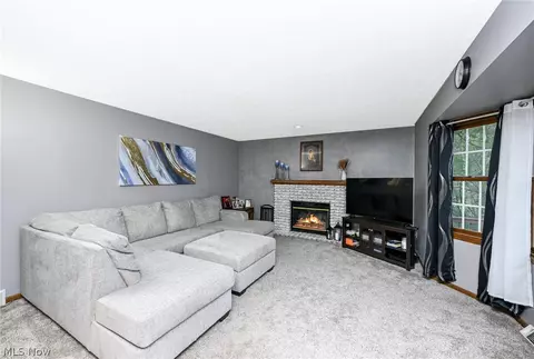Living - 5339 Ashby St NW, Canton, OH 44708 photo 3 of 5