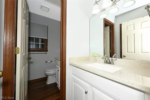 Bath - 5339 Ashby St NW, Canton, OH 44708 photo 4 of 6