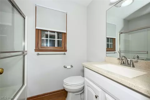 Bath - 5339 Ashby St NW, Canton, OH 44708 photo 6 of 6