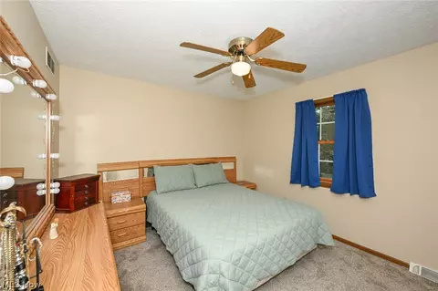 Bedroom - 5339 Ashby St NW, Canton, OH 44708 photo 4 of 7