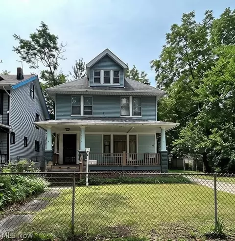9910 Parmelee Ave, Cleveland, OH 44108