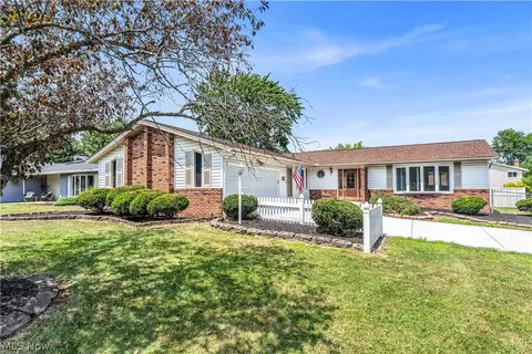 13574 Delaware Dr, Middleburg Heights, OH 44130