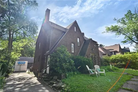 2367 Selma Ave, Youngstown, OH 44504