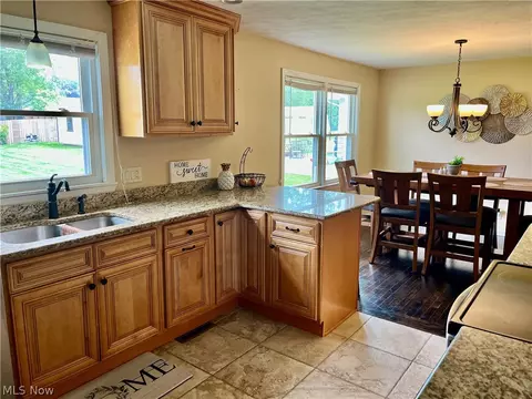 Kitchen - 6301 Apache Ln, Poland, OH 44514 photo 3 of 5
