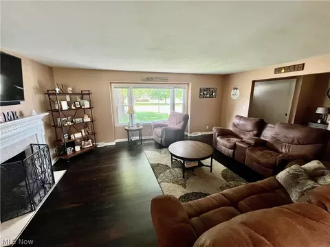 Living - 6301 Apache Ln, Poland, OH 44514 photo 5 of 5